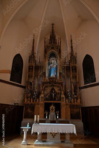 Autel de l'église du sanctuaire de Marie Auxiliatrice dans la ville de Ciutadella sur l'île de Minorque