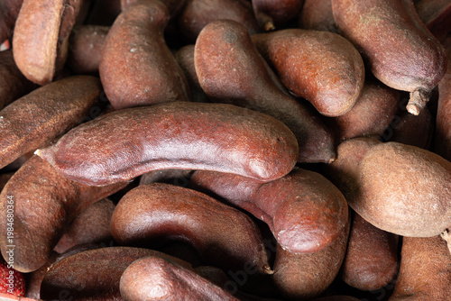 Foto Carob; Tropical fruit called Jatoba - Hymenaea courbaril