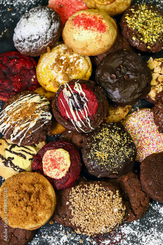 cream cookies with various fancy fillings