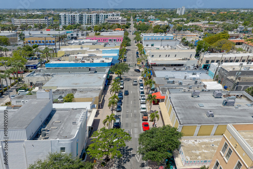 Bild auf Leinwand daytime aerial view of Lake Avenue Lake Worth Florida