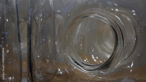 mundgeblasenes Glas bildet abstrakte Formen - moundblown glass forming abstract perspectives