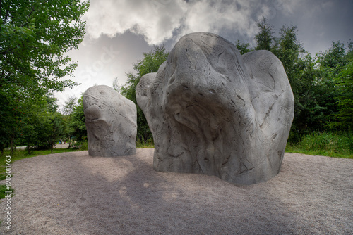 Cuningar Loop in Rutherglen is woodland park on the River Clyde, Scotland, UK featuring several easy, flat walking trails, including a popular boardwalk, a woodland meadow loop, and riverside paths. 