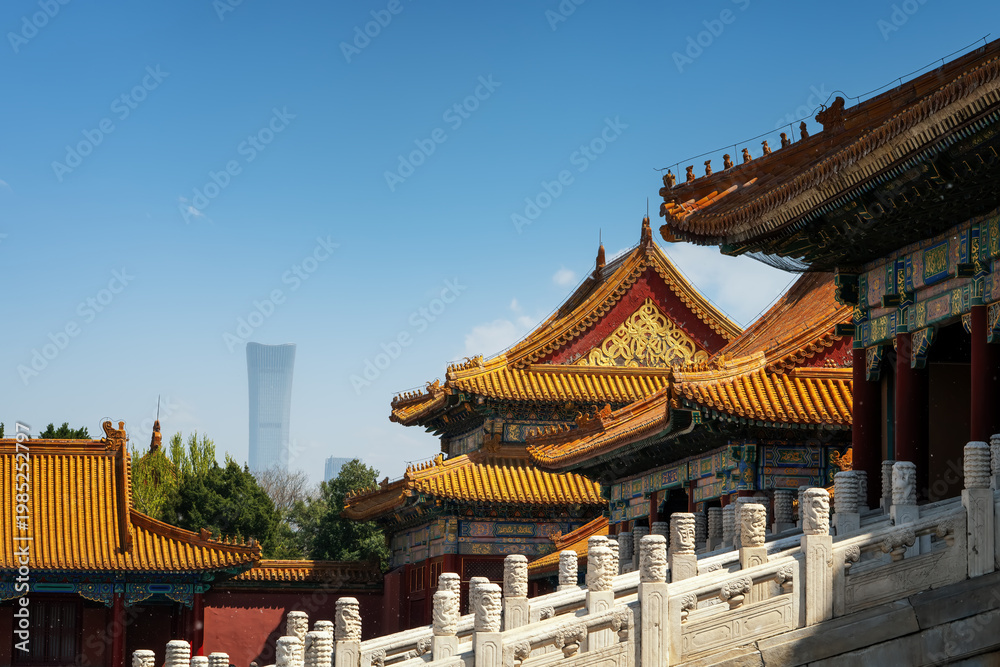 Fototapeta premium Ancient Chinese Palace with Modern Skyscraper Background