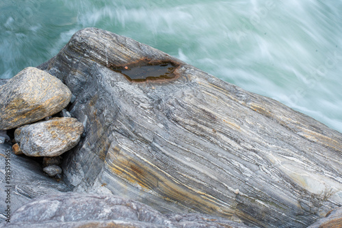 Photography River flowing near the Madmaheshwar temple in Uttarakhand, India
