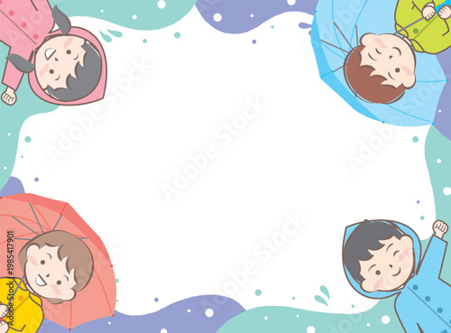 傘をさす合羽姿の子供たちのフレーム　梅雨　雨の日
