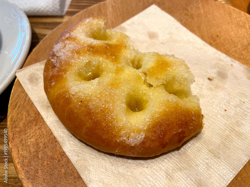 Wallpaper Mural ブリオッシュ シュクレ ─ シャリシャリ砂糖まぶしのフランスパン・別アングル Torontodigital.ca