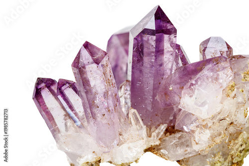 Fényképezés High-quality studio shot of a raw purple amethyst gemstone