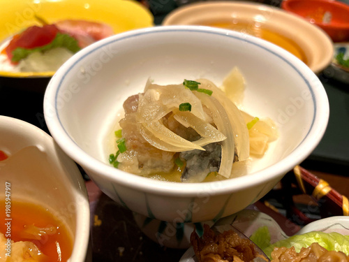 Wallpaper Mural アジの南蛮漬け ─ 玉ねぎと葱を添えた和食の一品 Torontodigital.ca