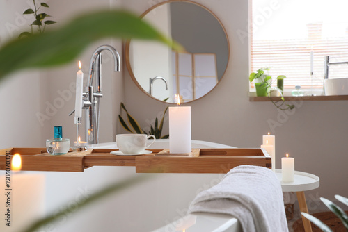 Bathtub tray with burning c...