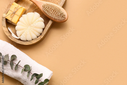 Composition with wooden tra...
