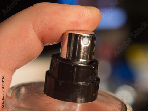 Sleek and Modern Perfume Bottle Spray Nozzle