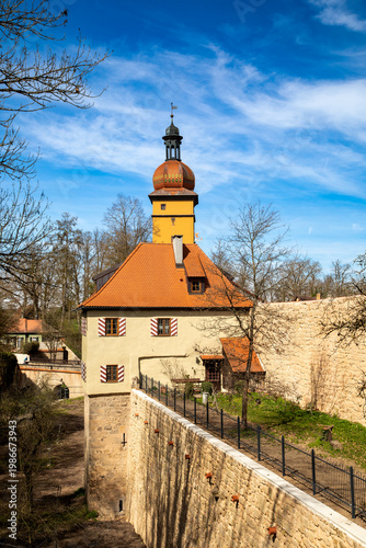 An der Stadtmauer beim Segringer Tor in Dinkelsbühl, Bayern