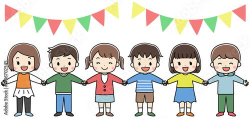 6人　手つなぎ　並ぶ