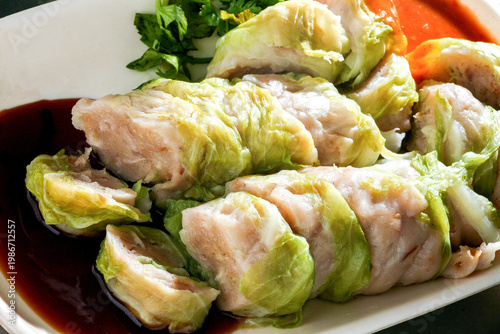 Vegetable rolls are a delicious Eastern dish.