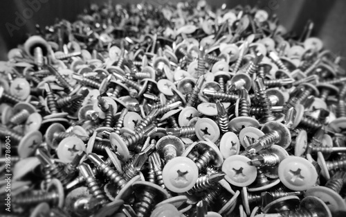Wide cross head metal screws in bulk 
