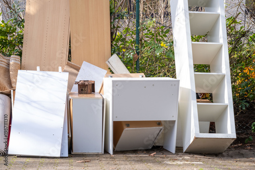 Fotografía bulky waste reduction, pile discarded furniture, Old items given second life, re