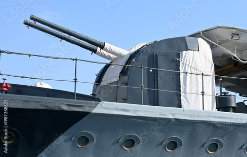 Cuadro en lienzo aircraft carrier, warship, armament, guns and torpedo launcher, frigate, warfare