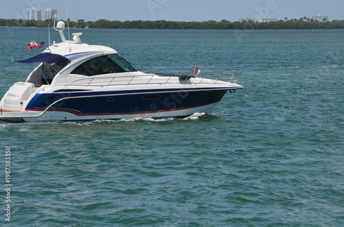 Crossover Cabin Cruiser