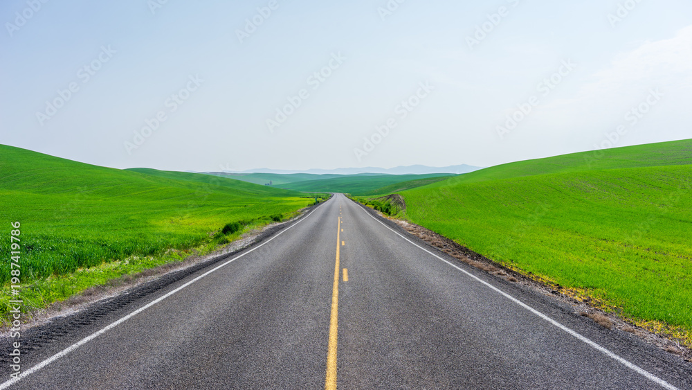 Fototapeta premium Open Highway In Eastern Washington