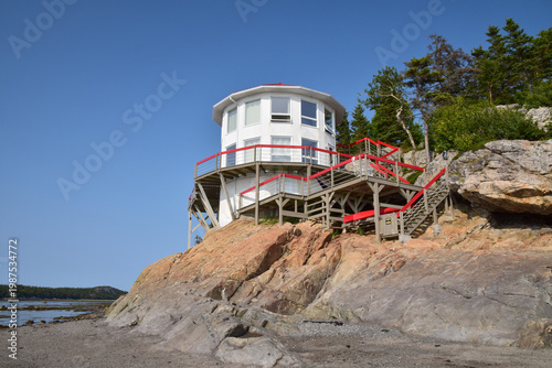 Demeure dominant la Plage du Rocher Blanc à Rimouski