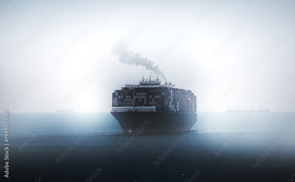 Naklejka premium Large container cargo ship sailing foggy ocean emitting visible exhaust smoke atmosphere emphasizes environmental impact global shipping and industrial economic activity and environmental 