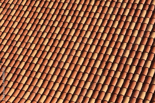 Foto New terracotta fired clay roof tiles in Dubrovnik, Croatia