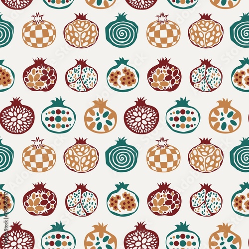 Foto Pomegranate Seamless Pattern with Decorative Fruit Illustrations in Burgundy, Te