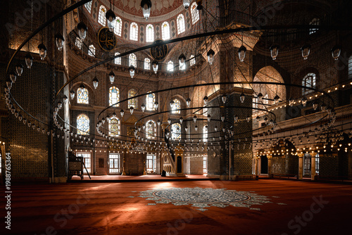 Bild auf Leinwand Istanbul Sunset Skyline – Hagia Sophia and Blue Mosque View