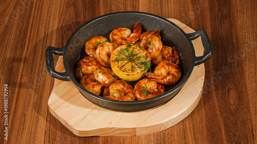 Canvastavla Homemade roasted prawns in cast iron pan