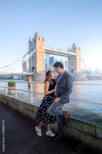 Happy couple spending time together in London city. Concepts about love, lifestyle and travel