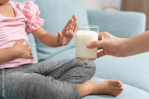 Canvastavla Milk allergens, children confused milk, runny stuffy sore nose suffer from intolerance allergy trigger symptoms