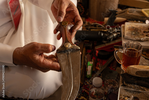 Tableau sur toile Traditional craftsmanship of daggers and jambiyas in Saudi Arabia