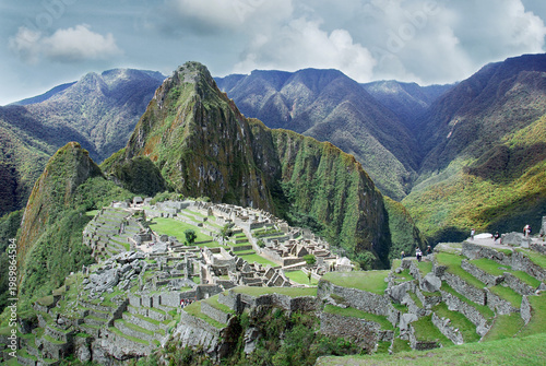 Foto Peru Machu Picchu or Machu Pikchu Quechua machu old, old person, pikchu pyramid;