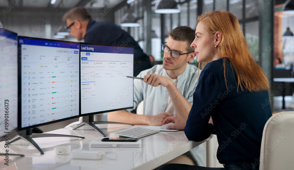 Obraz premium Sales Manager Analyzes Automated Sales Dashboard