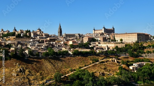 La ville de Tolède en Espagne surplombant le fleuve Tage
