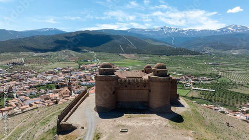 Foto Vista aérea del bonito castillo de la calahorra en el marquesado de Zenete, Anda