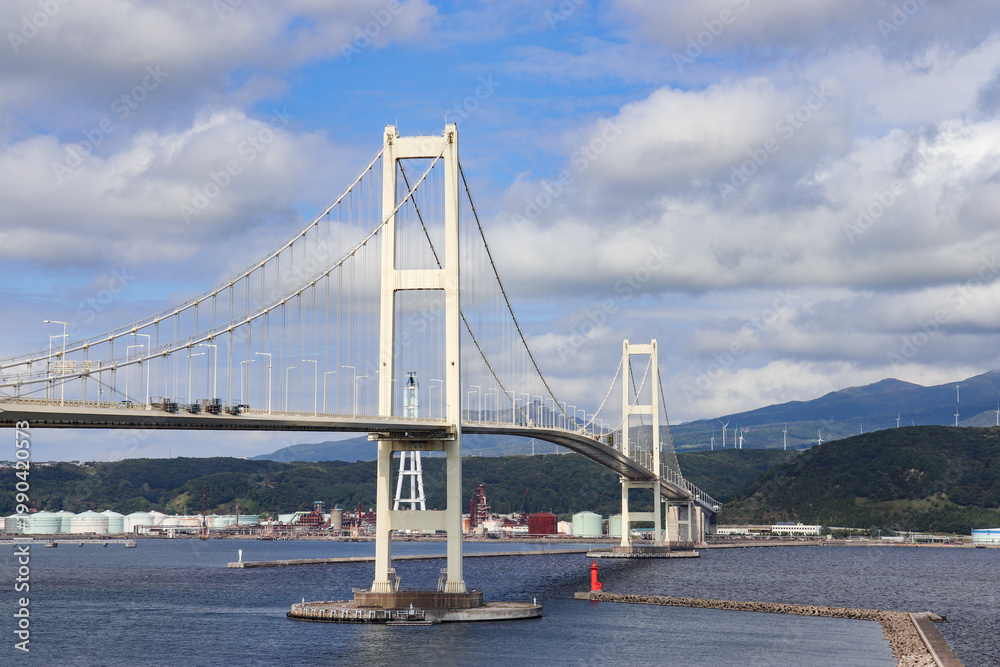 Obraz premium 白鳥大橋（北海道室蘭市）