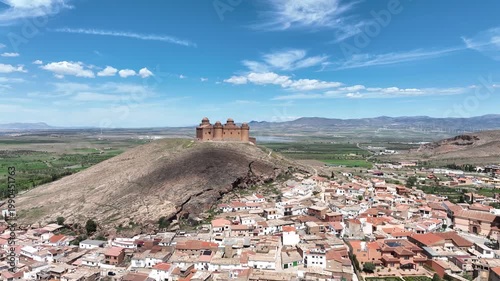 Vista del hermoso municipio de la Calahorra en la provincia de Granada, España