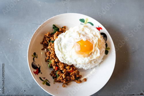 Εκτύπωση καμβά Phat kaphrao, also spelled Pad Kaphrao, in Bangkok street restaurant