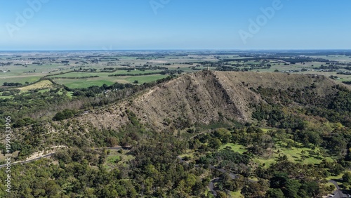Tableau sur toile Valley Lake Conservation Park, Mount Gambier, South Australia in autumn: 4K aeri