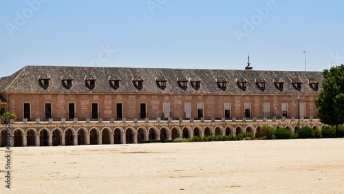 Les anciennes dépendances du Palais Royal d’Aranjuez le long de la Plaza de las Parejas
