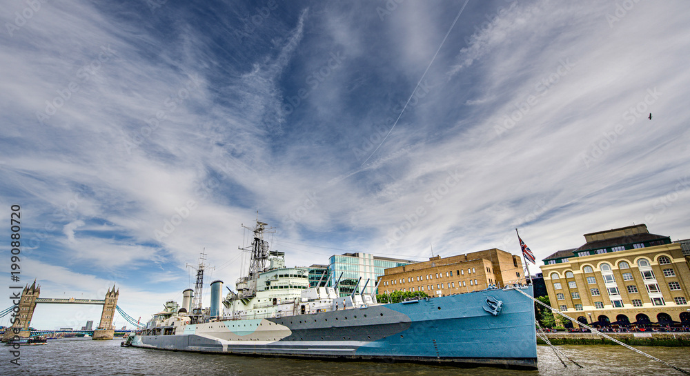 Fototapeta premium HMS Belfast and the Tower Bridge, River Thames, London England
