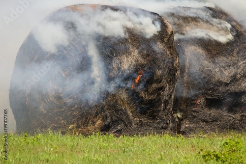 Quadro su tela Hay bale fire
