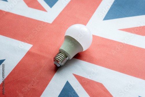 Fotografía Lightbulb on United Kingdom Union Jack Flag Close-up