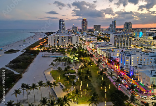 Fotografía Miami city with Ocean Drive night panorama
