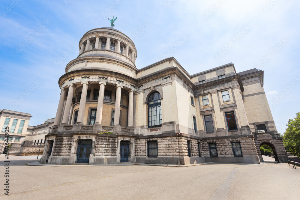 Fototapeta premium Art and History Museum in Cinquantenaire Park in Brussels, Belgium