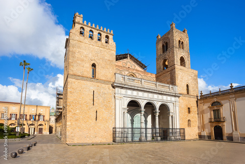 Foto Monreale Cathedral or Duomo di Monreale in Palermo