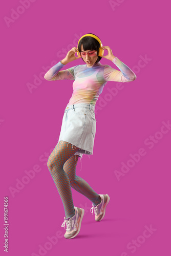 Beautiful young stylish wom...