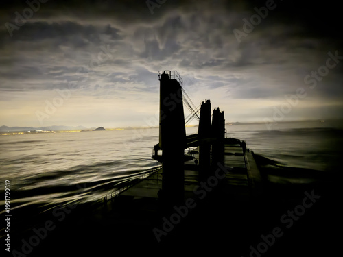 Canvas Print calm ocean at night. ship proceeding to destination