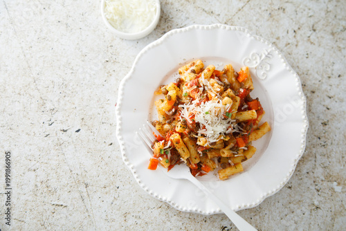 Pasta with vegetables and lentils